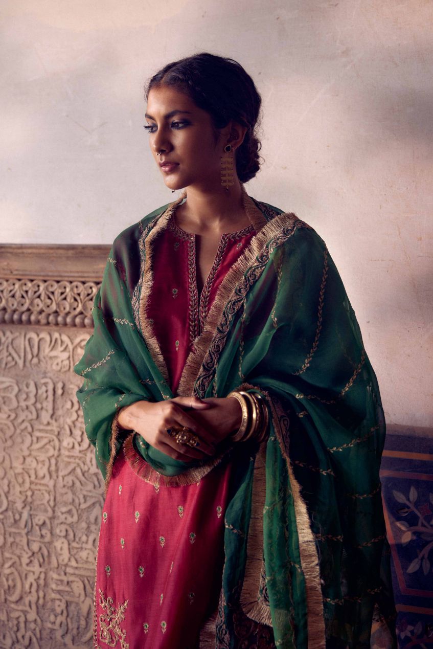 Fuchsia silk chanderi short kurta set with all-over silk thread jaal embroidery, detailed with gold dori embroidery.