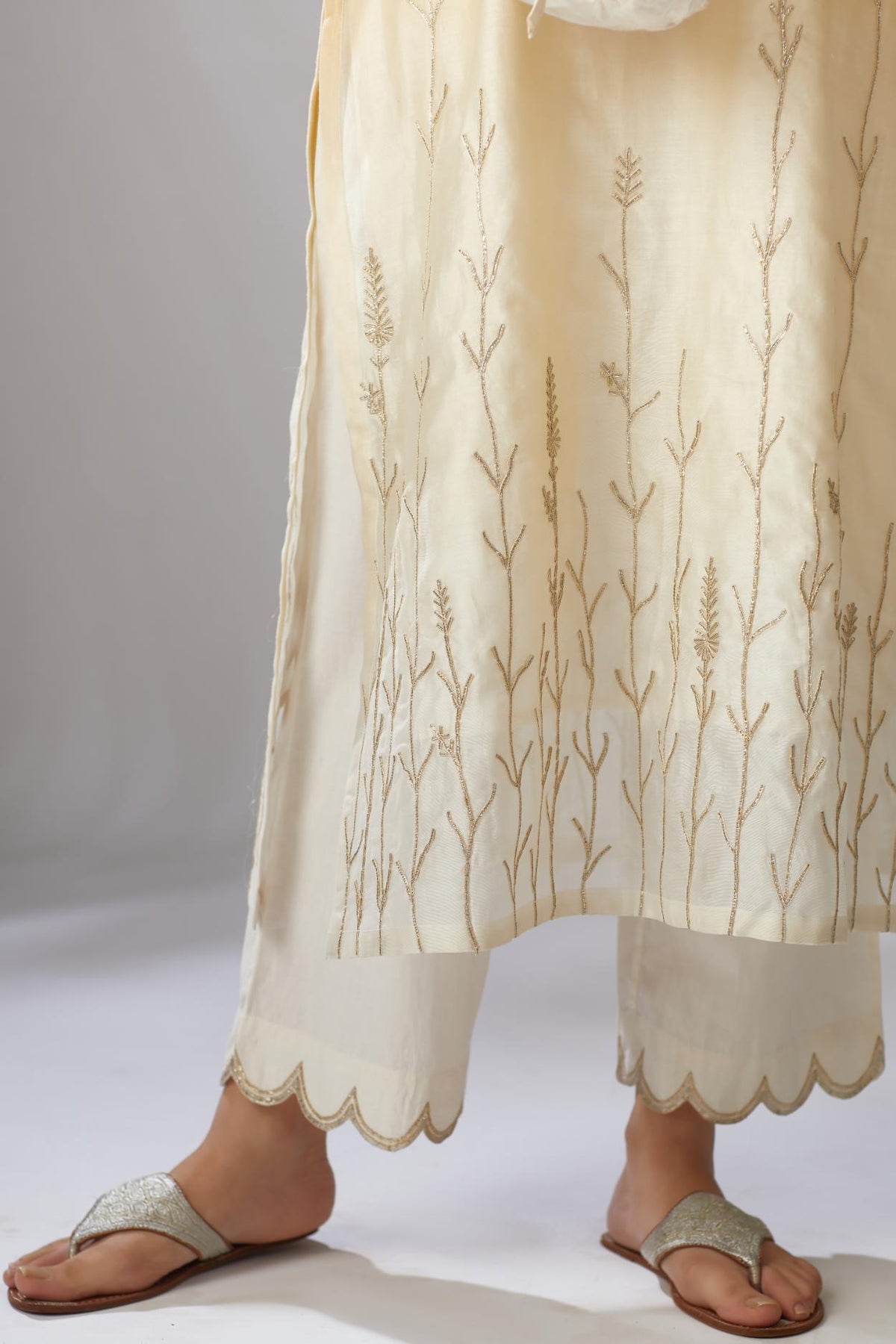 Ombre dyed straight kurta set with gota embroidered bottom hem