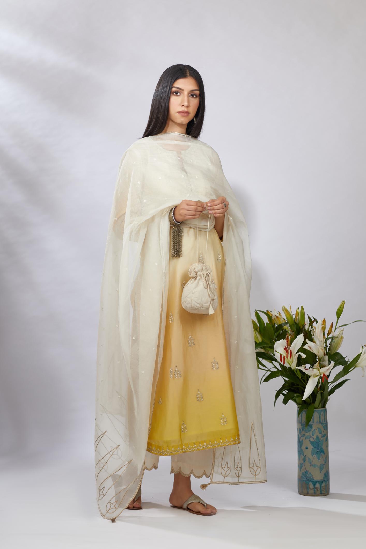 Ombre dyed straight kurta set, detailed with floral thread and zari embroidery
