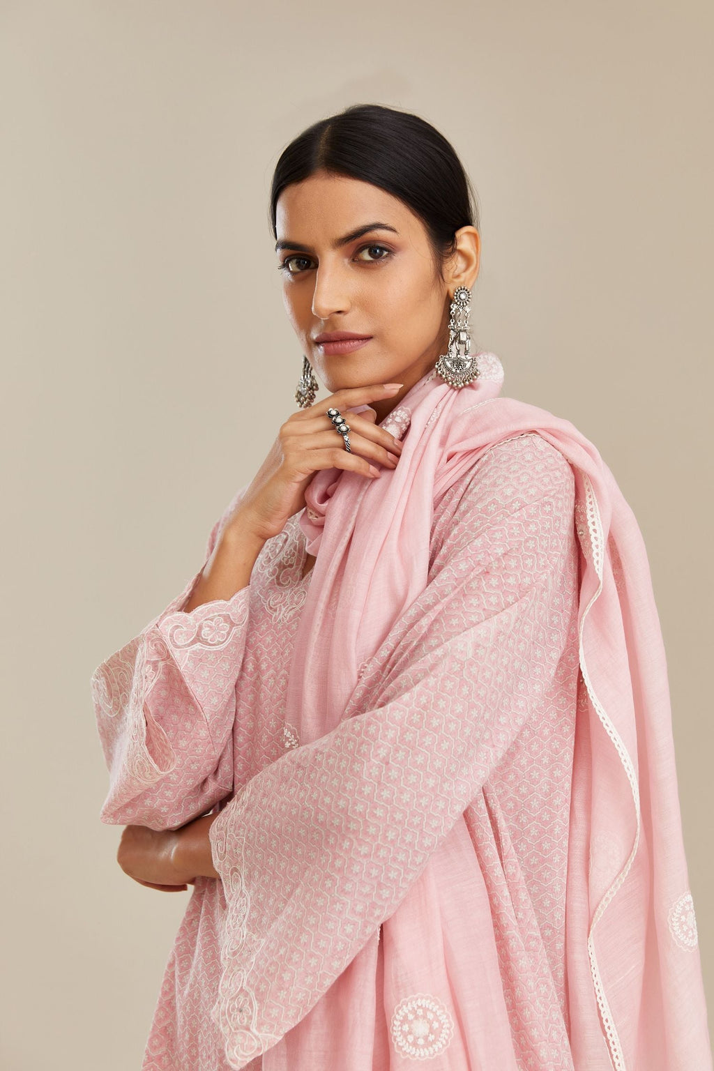 Powder pink kurta with pants and organza stole set of four