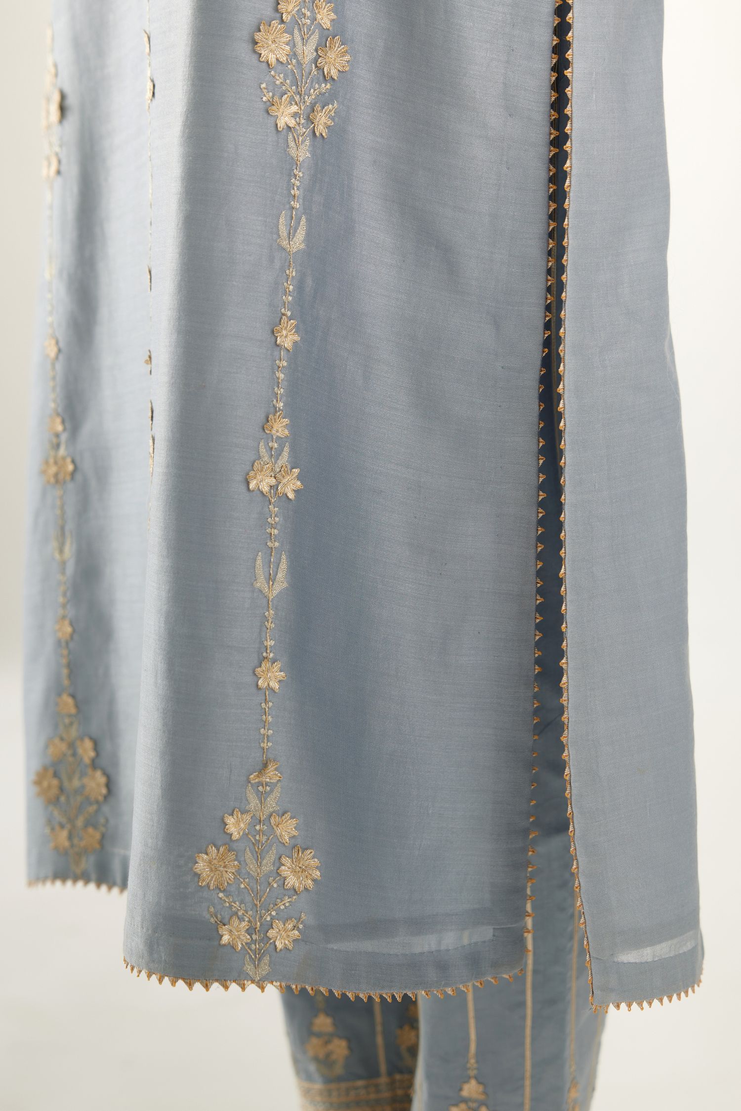 Blue silk chanderi straight kurta set, highlighted with gold zari and gota embroidery.