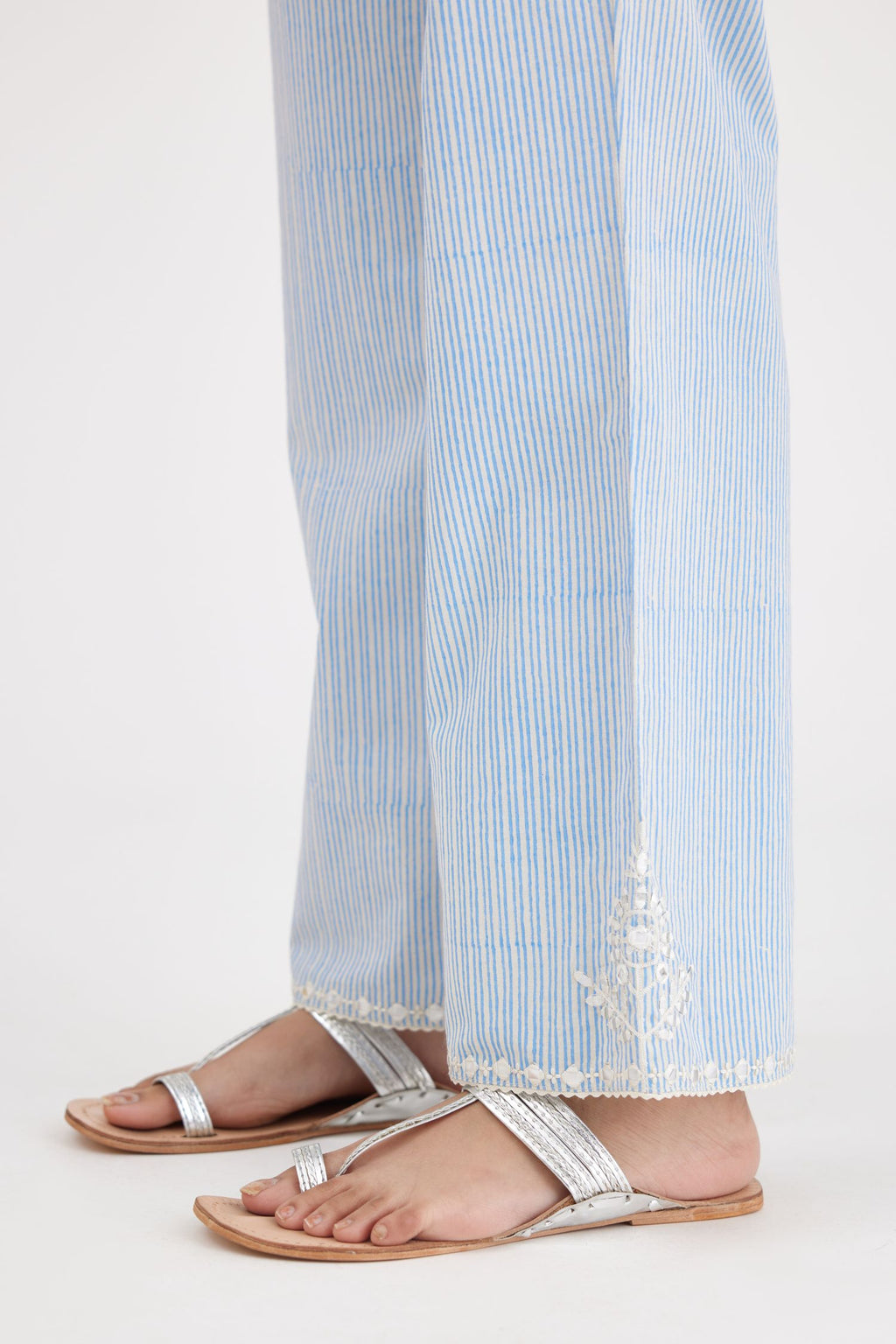 Hand-block printed striped Cotton comfortable fit pant with elasticated back and frontal drawstrings.