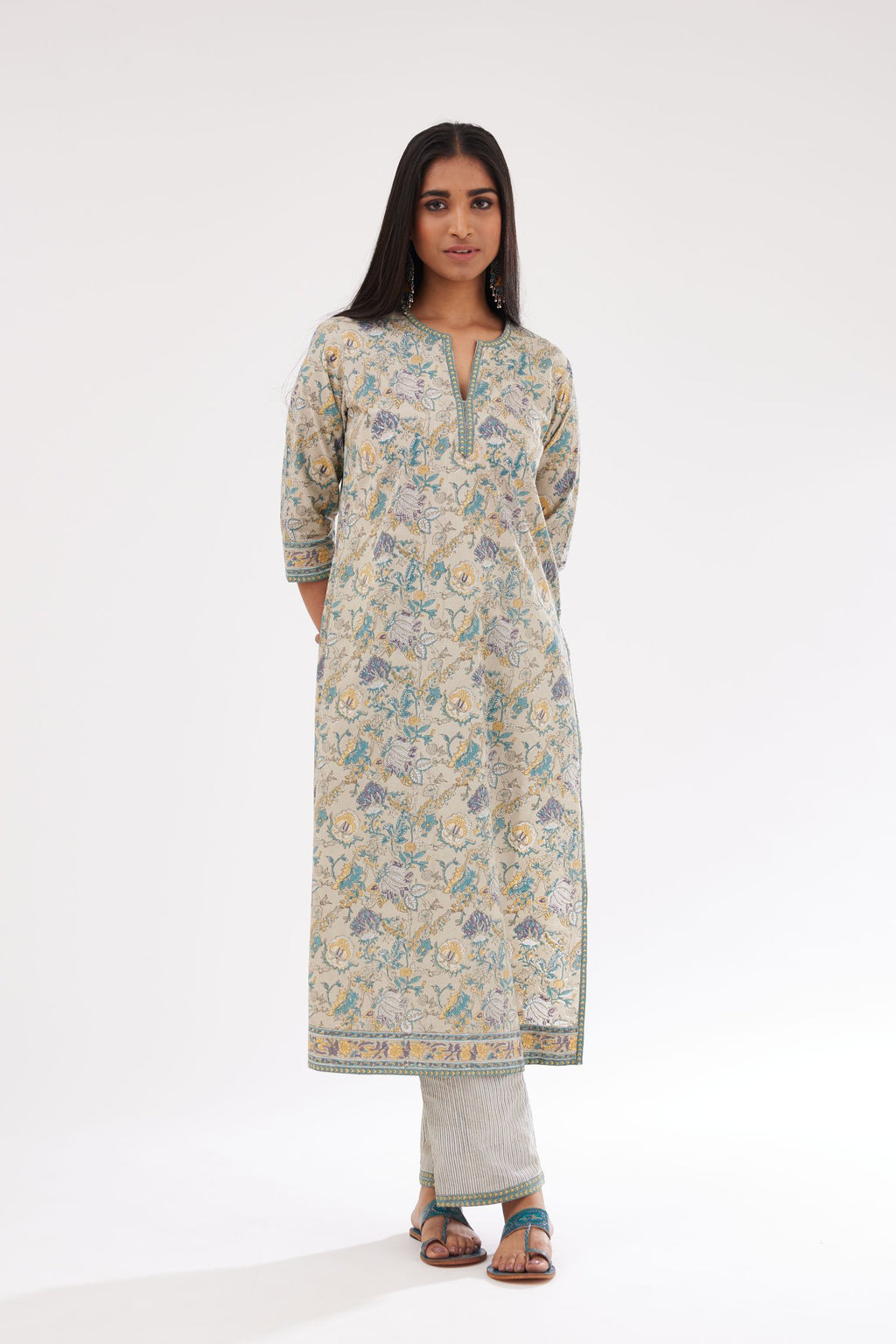 Grey and blue straight kurta set with all-over chintz block print & side slits.