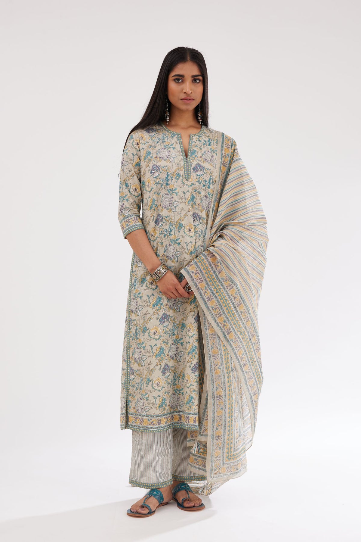 Grey and blue straight kurta set with all-over chintz block print & side slits.