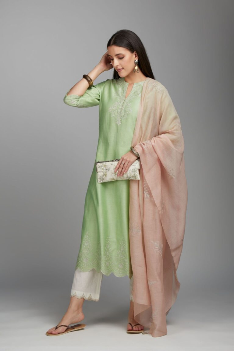 Dusty Pink cotton chanderi dupatta with silver zari embroidery