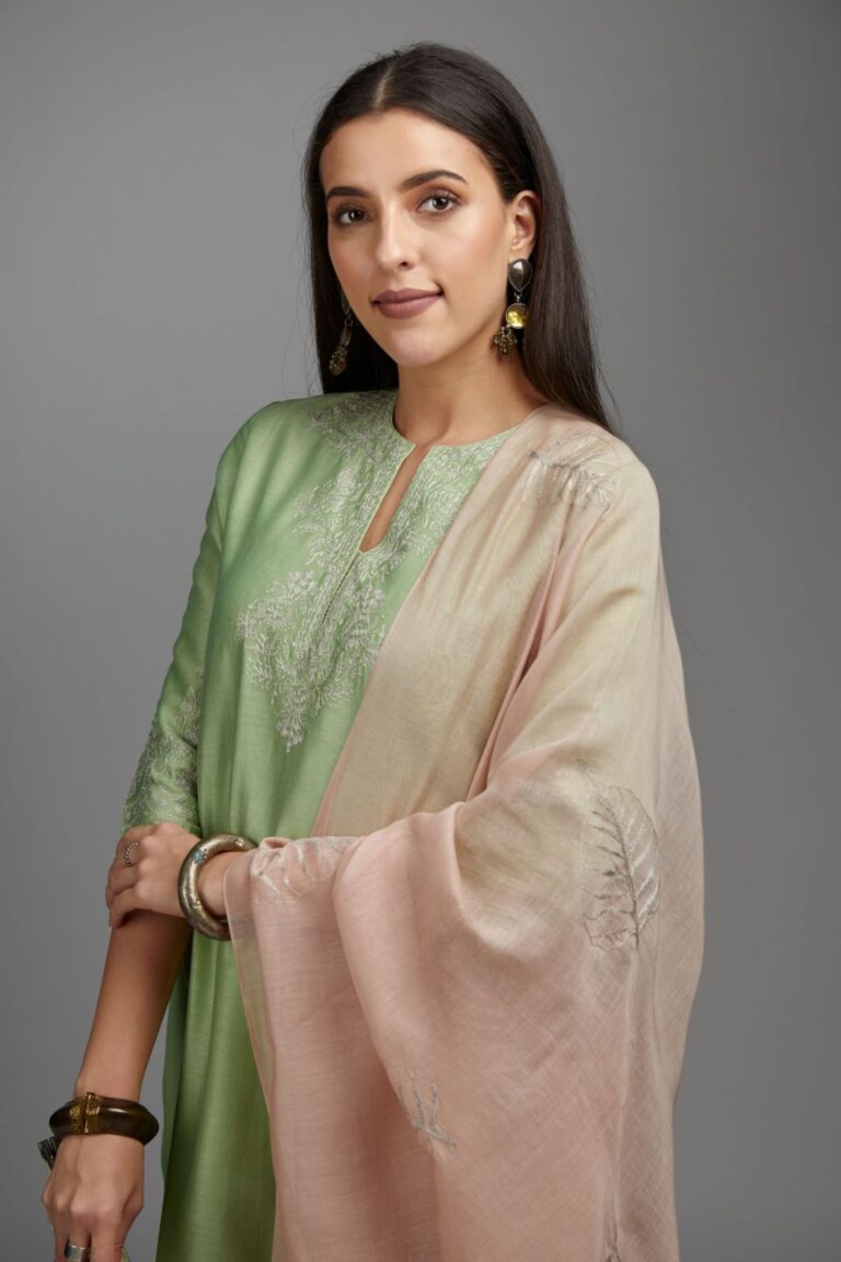 Dusty Pink cotton chanderi dupatta with silver zari embroidery