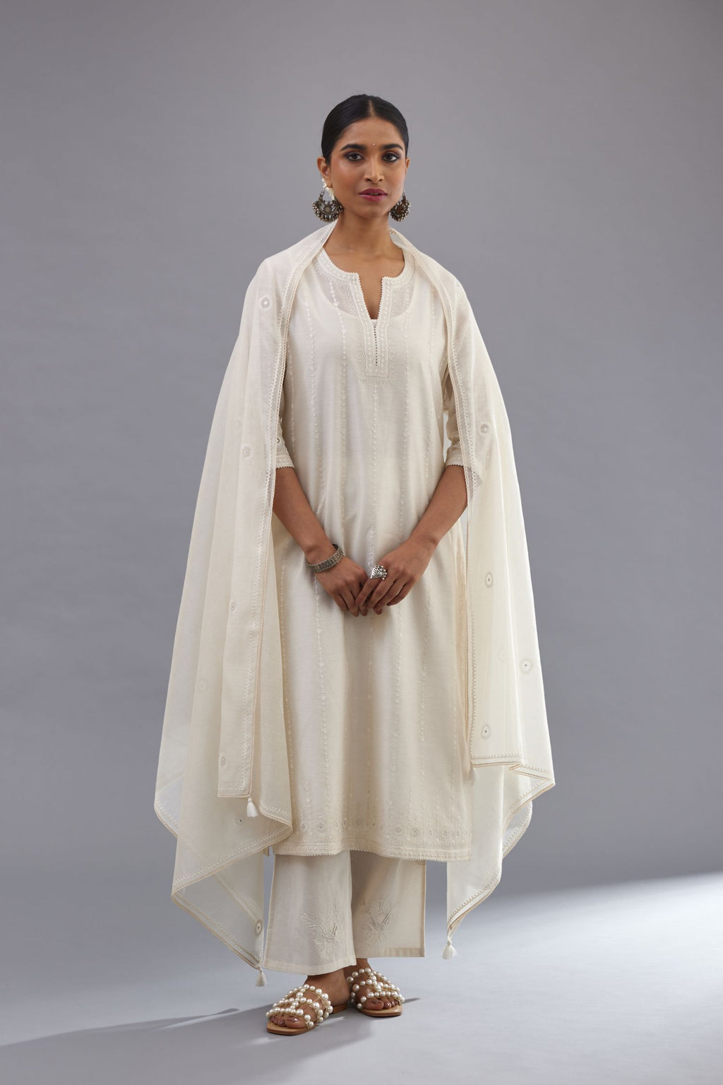 Off white cotton chanderi Dupatta with all-over small embroidered butis.