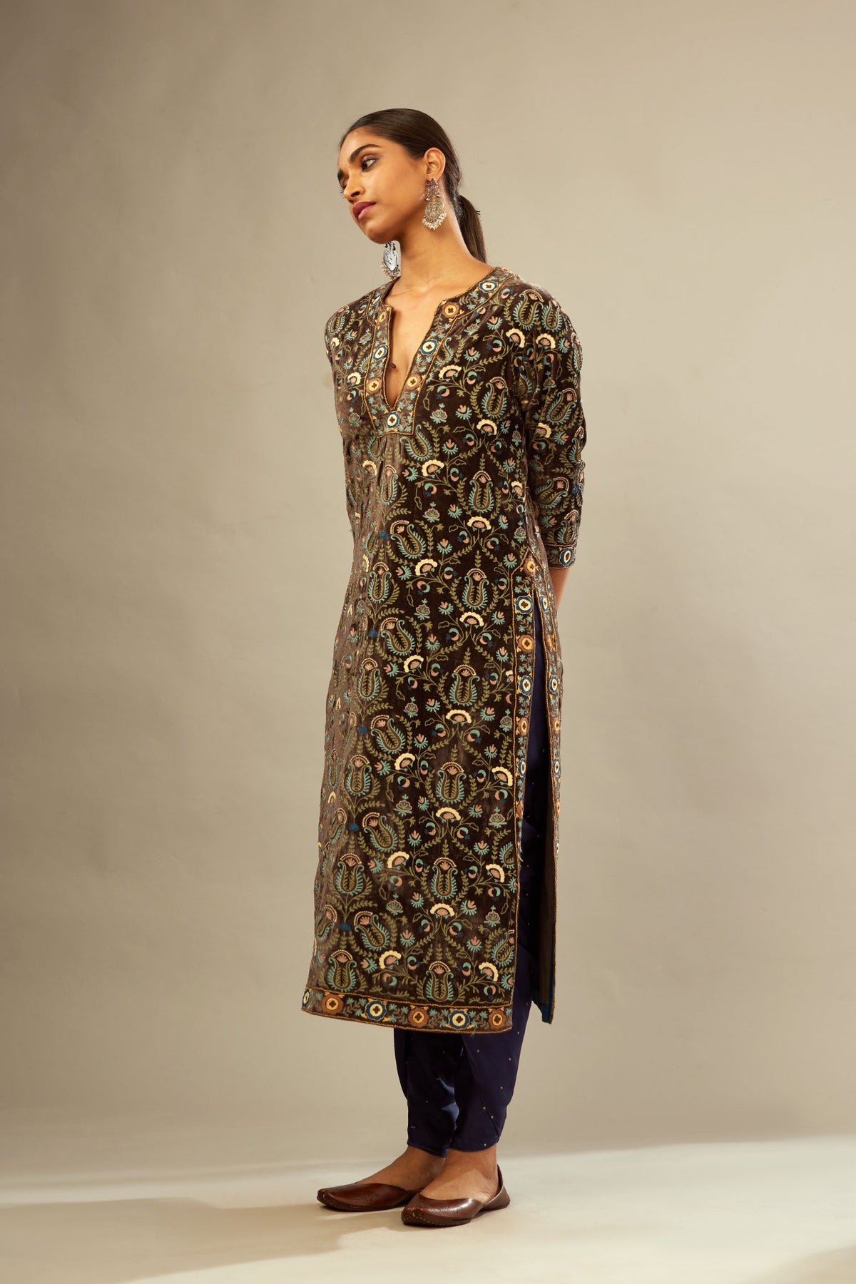 Grey silk velvet straight kurta set with multi colored silk thread jaal embroidery all over it, detailed with single line of zardosi work.