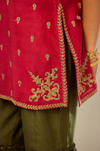 Fuchsia silk chanderi short kurta set with all-over silk thread jaal embroidery, detailed with gold dori embroidery.