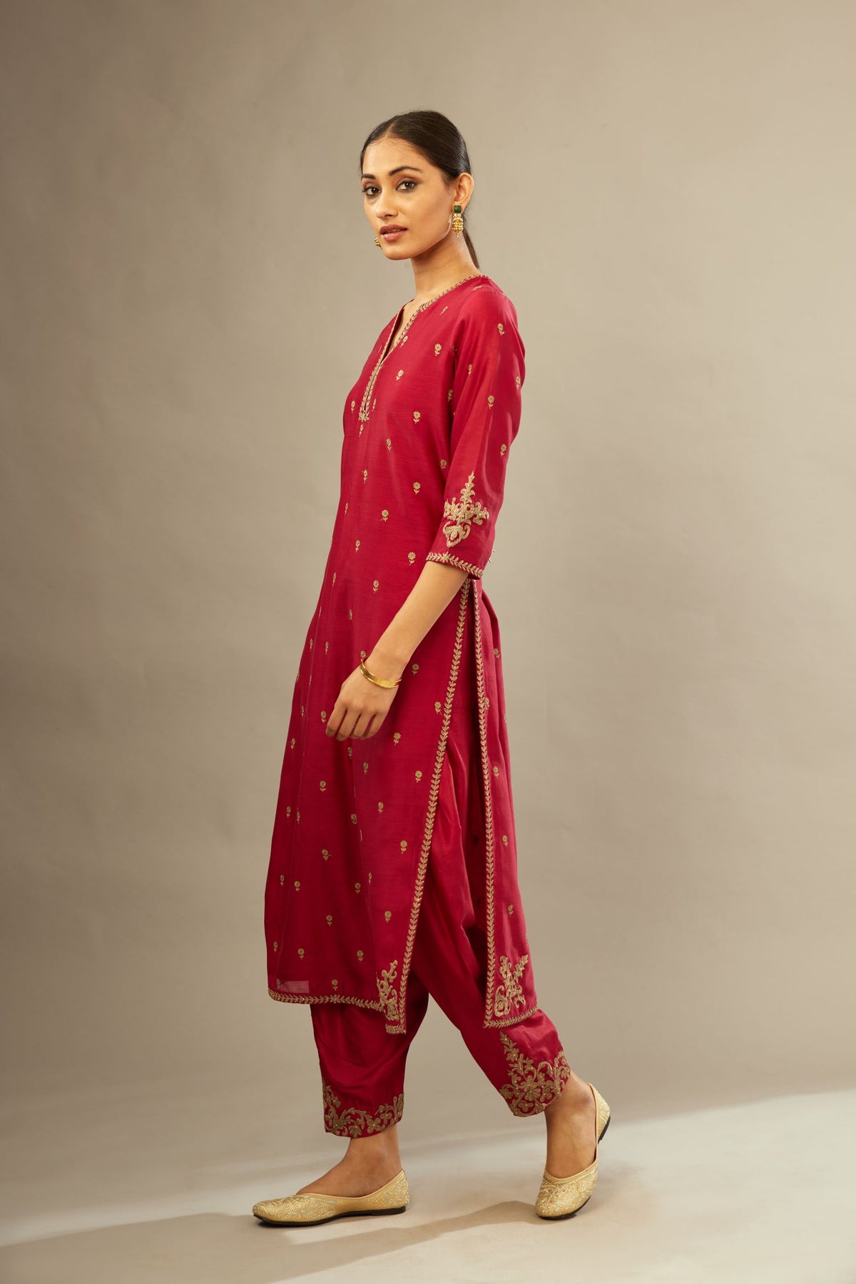 Fuchsia silk chanderi straight kurta set with gold dori embroidery, detailed with small aari embroidery buties all-over.