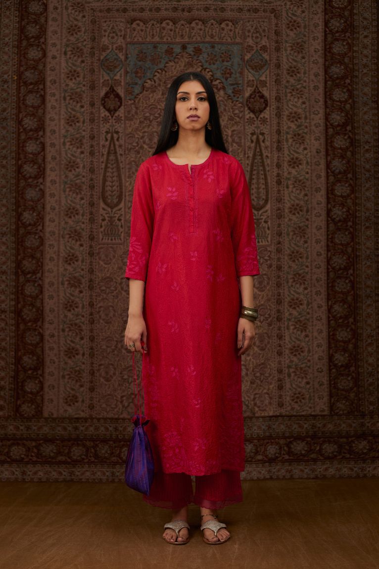 Red hand crushed silk kurta set with all-over contrast silk fabric applique work and embroidered button placket neckline.