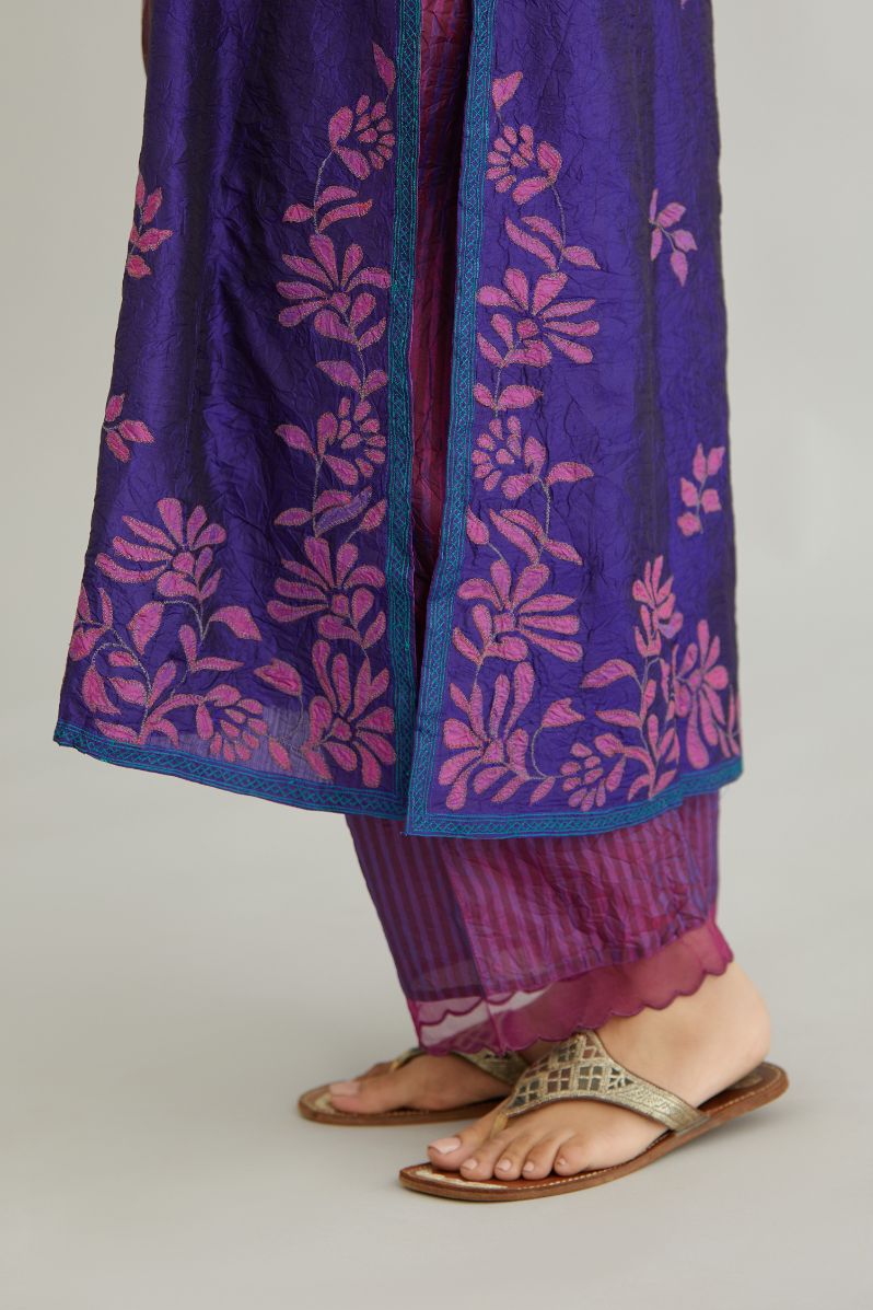 Blue hand crushed silk kurta set with all-over contrast silk fabric applique work and embroidered button placket neckline.