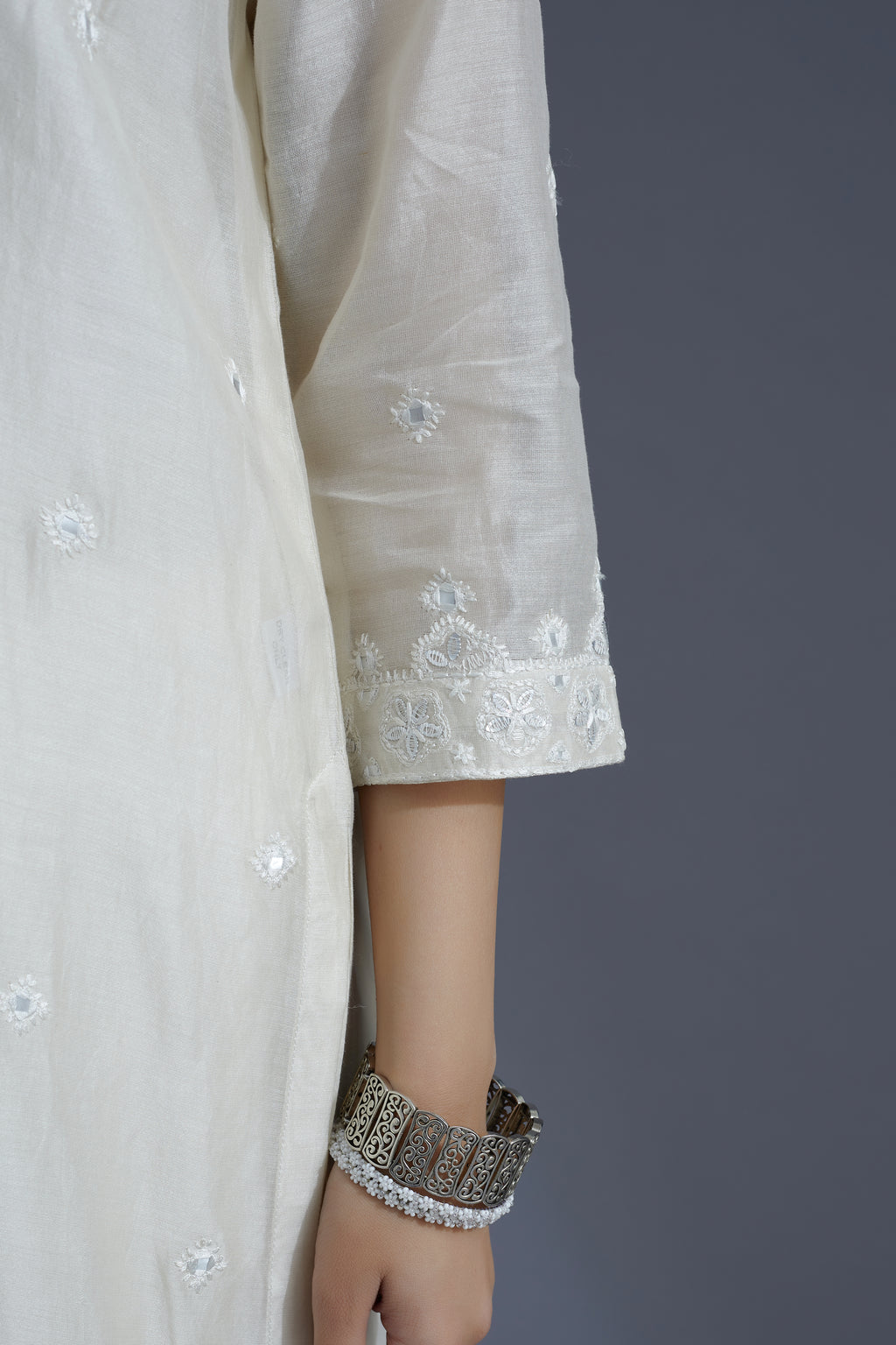 Off white silk chanderi kurta set with white silk thread and mirror work embroidery (KURTA+SLIP+PANTS+DUPATTA)
