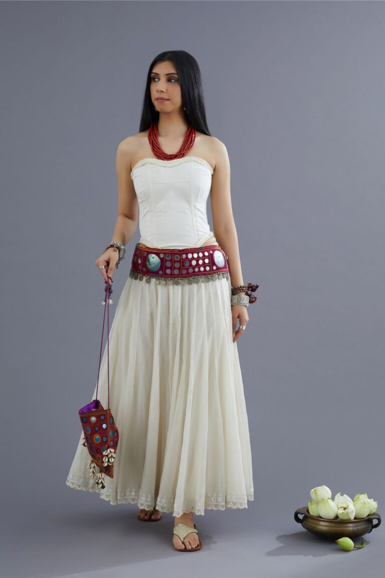 Off white quilted corset set detailed with fabric frill at edges