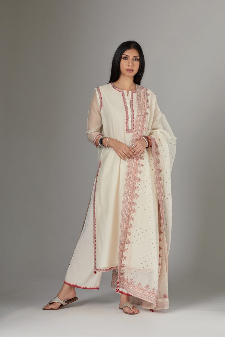Straight Kurta set detailed with fine contrast thread embroidery