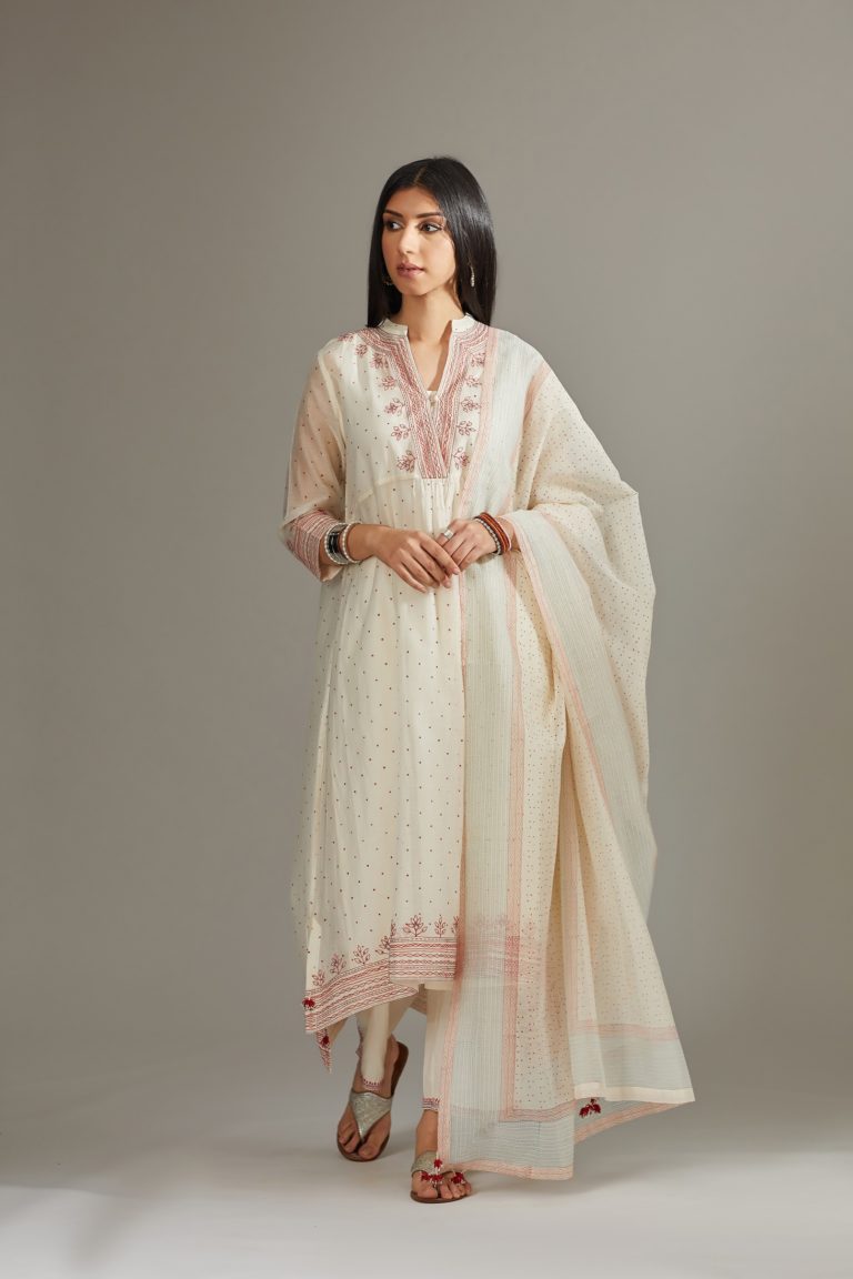 Hand block printed kurta set detailed with quilted embroidery