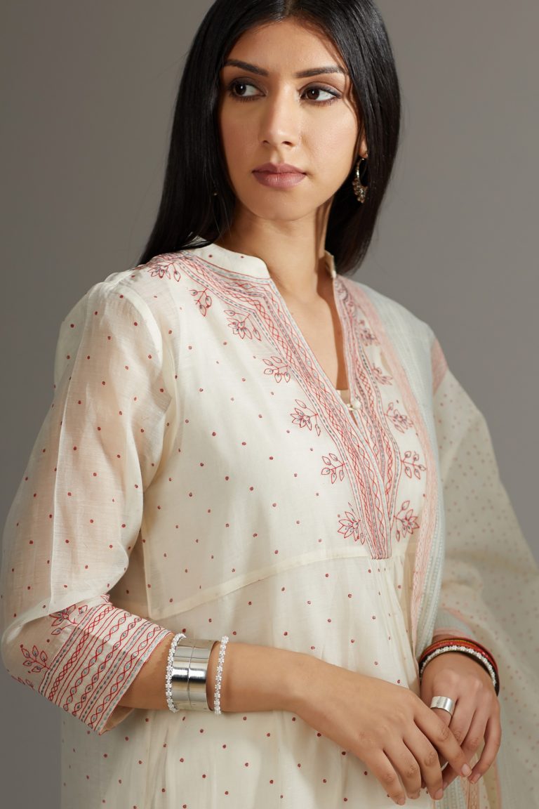 Hand block printed kurta set detailed with quilted embroidery