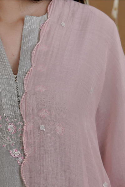 Orchid pink cotton chanderi dupatta with all-over hand block print.