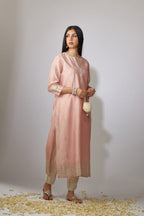 Pink kurta set with floral motifs with zari embroidery