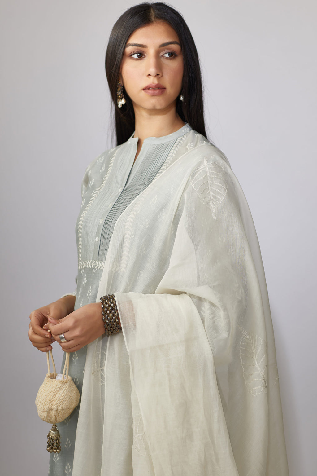 Cotton Chanderi dupatta with overall Leaf motif ari embroidery