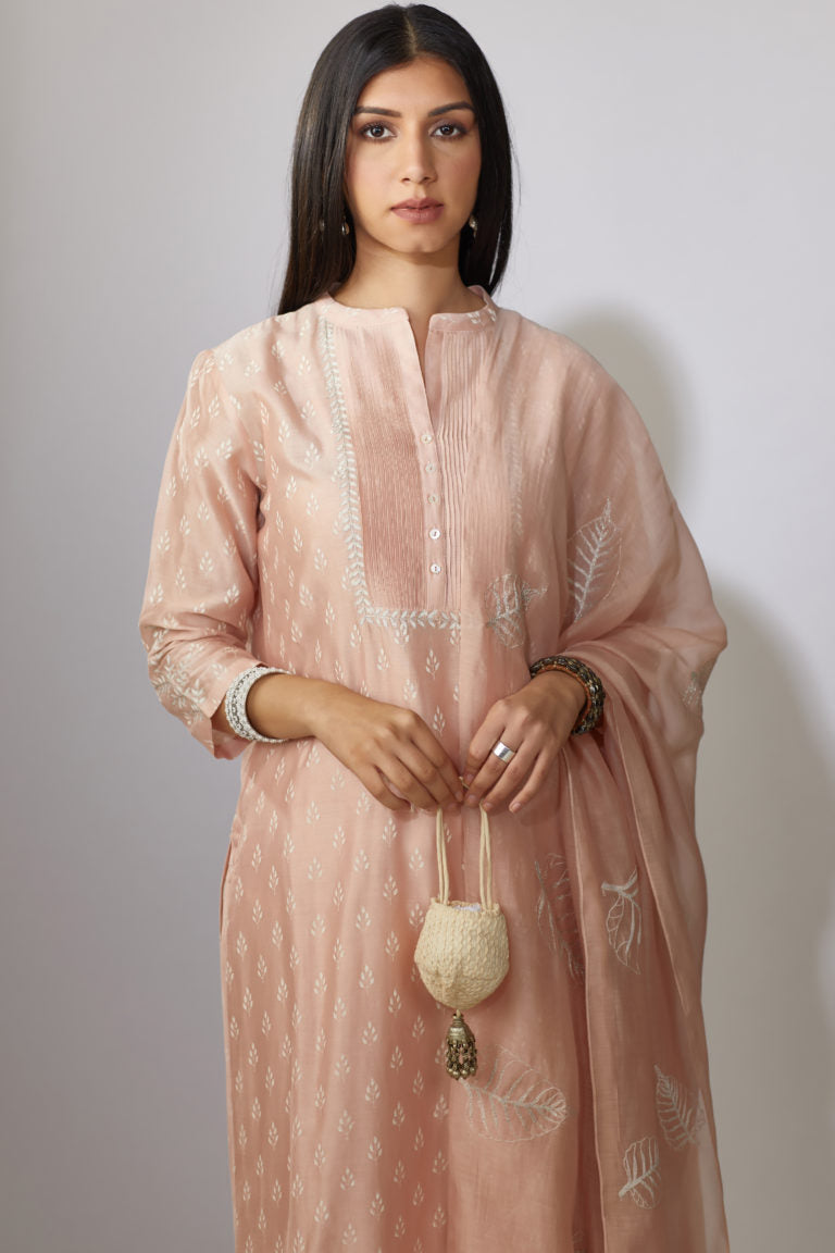 Pink Chanderi kurta set with zari embroidery