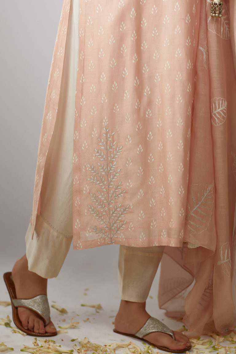 Pink Chanderi kurta set with zari embroidery