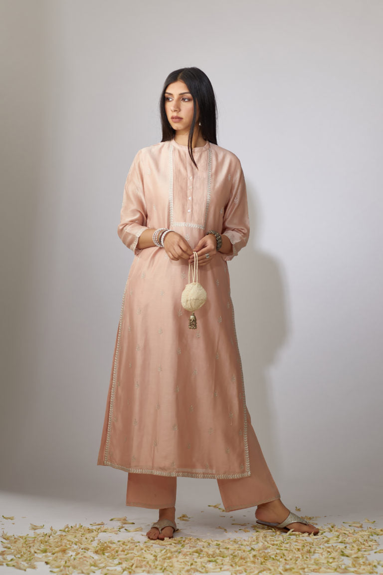 Pink straight Chanderi kurta set with aari embroidery
