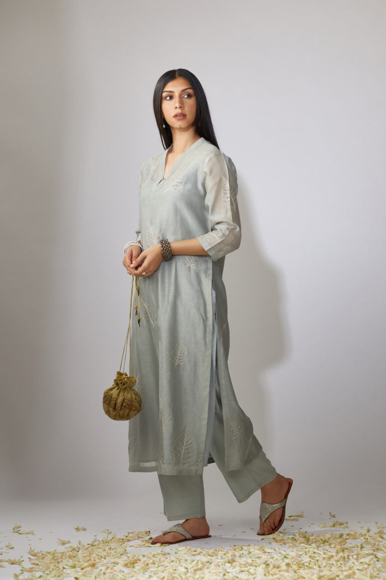 Grey straight kurta set with zari embroidery