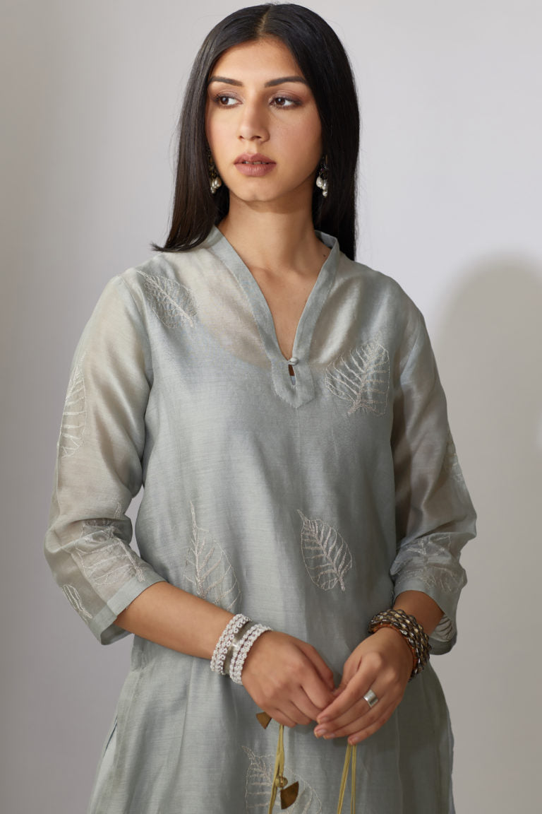 Grey straight kurta set with zari embroidery