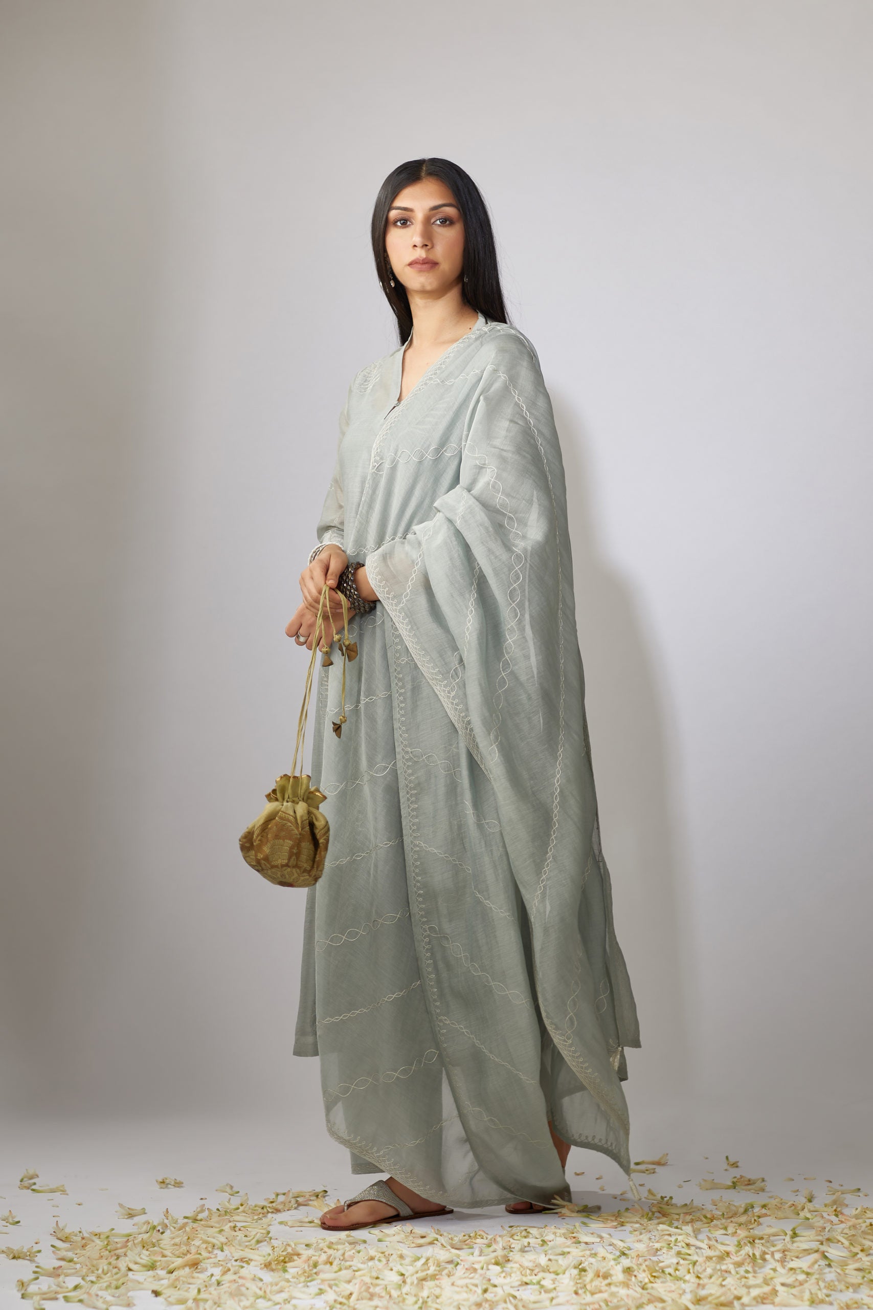 Grey straight kurta set with zari embroidery
