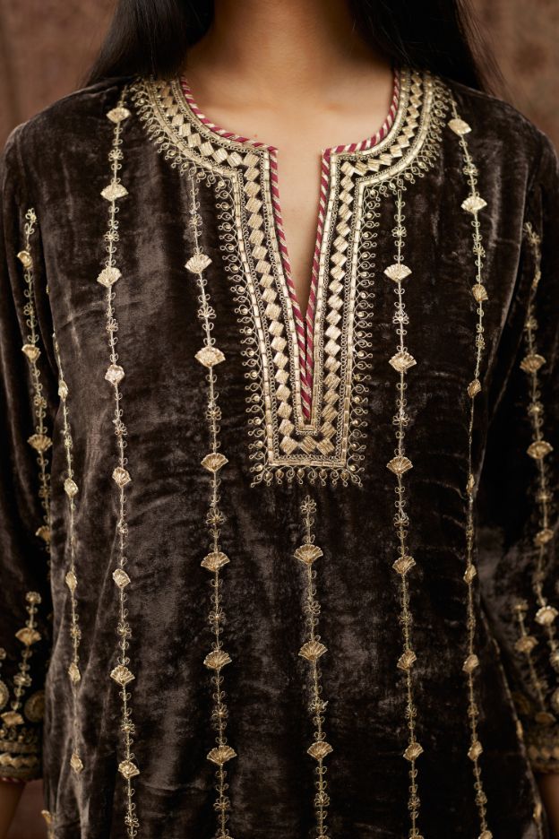 Grey silk velvet straight kurta set with all over heavy gold gota and zari embroidery.