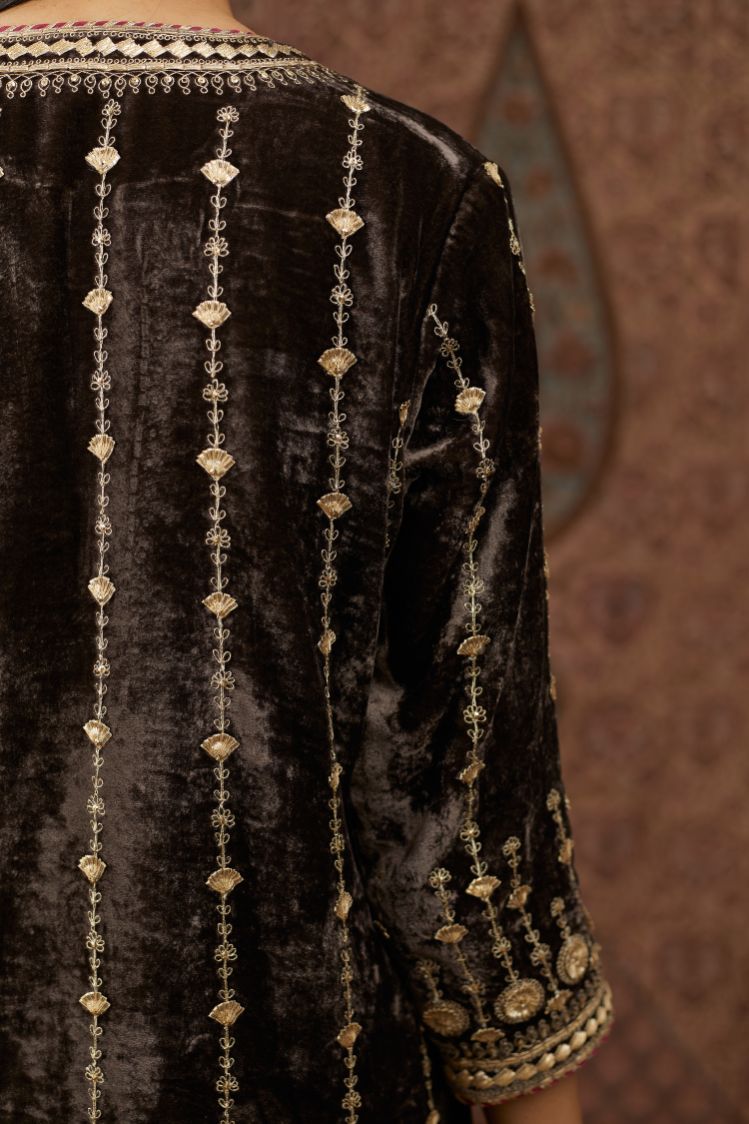 Grey silk velvet straight kurta set with all over heavy gold gota and zari embroidery.