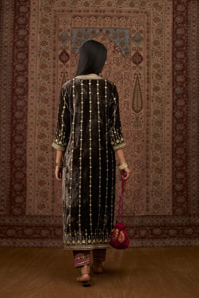 Grey silk velvet straight kurta set with all over heavy gold gota and zari embroidery.