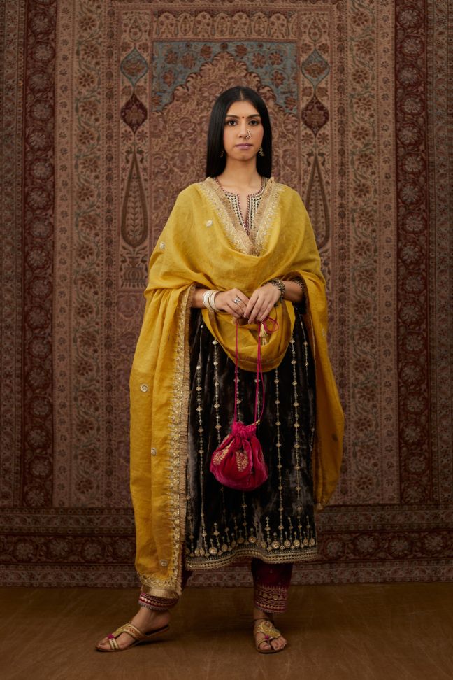 Grey silk velvet straight kurta set with all over heavy gold gota and zari embroidery.