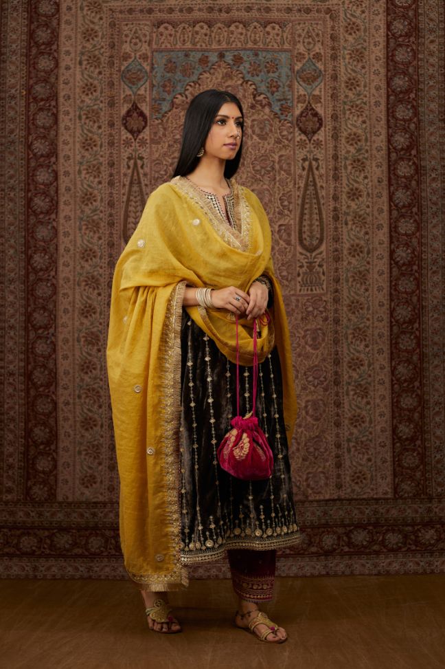 Grey silk velvet straight kurta set with all over heavy gold gota and zari embroidery.