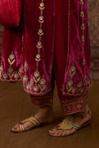 Fuchsia silk velvet straight kurta set with all over gold gota and zari embroidery.