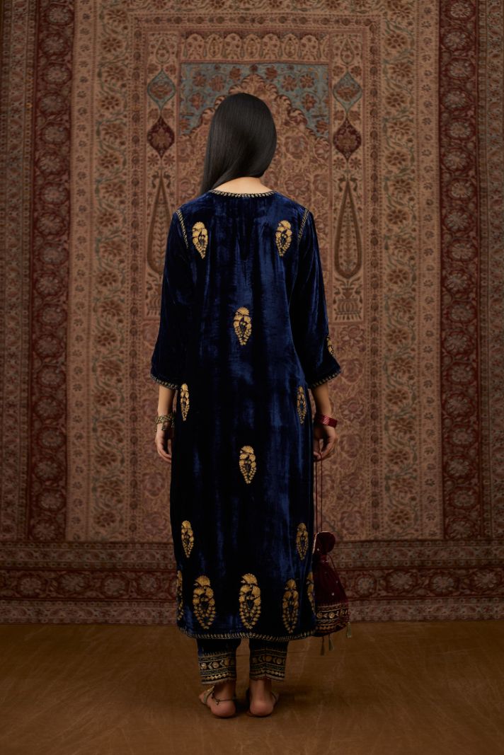 Navy blue silk velvet straight kurta set with all over gold zari embroidery butas and round neckline.