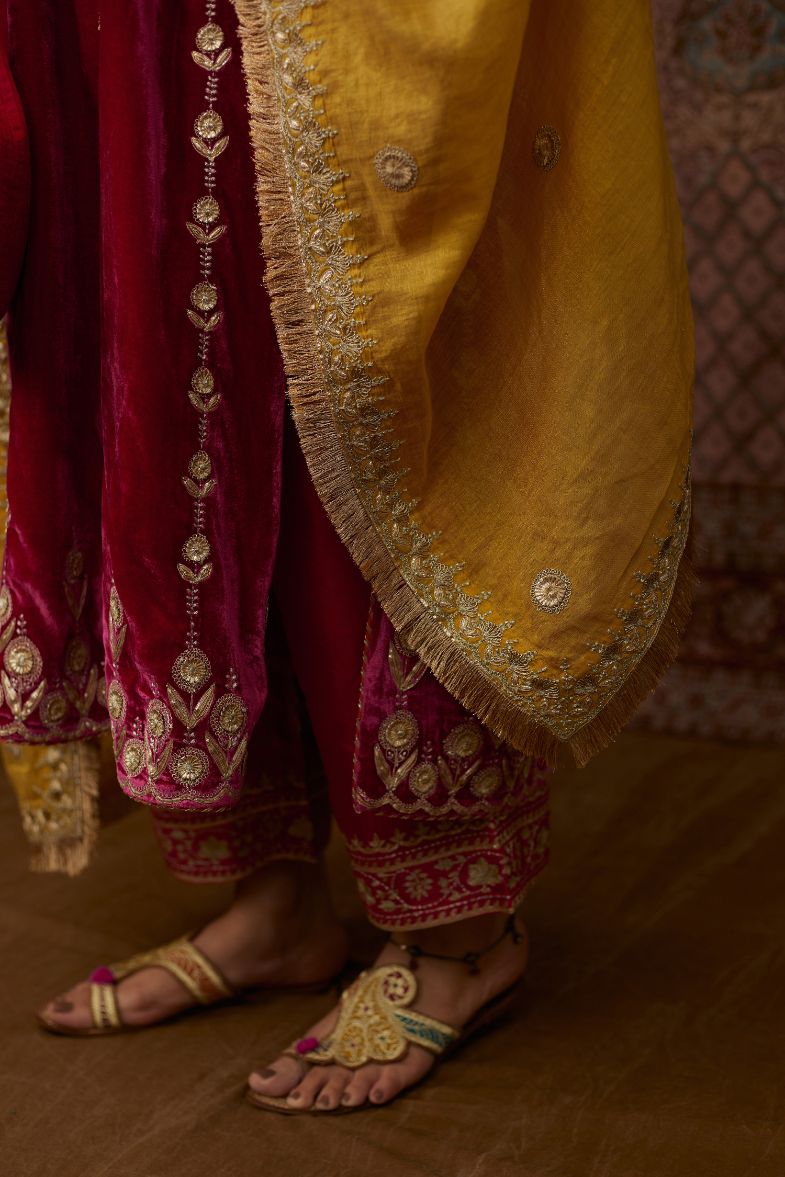 Yellow Tissue Chanderi dupatta with delicate gold zari and gota embroidery border running along all edges (Dupatta)