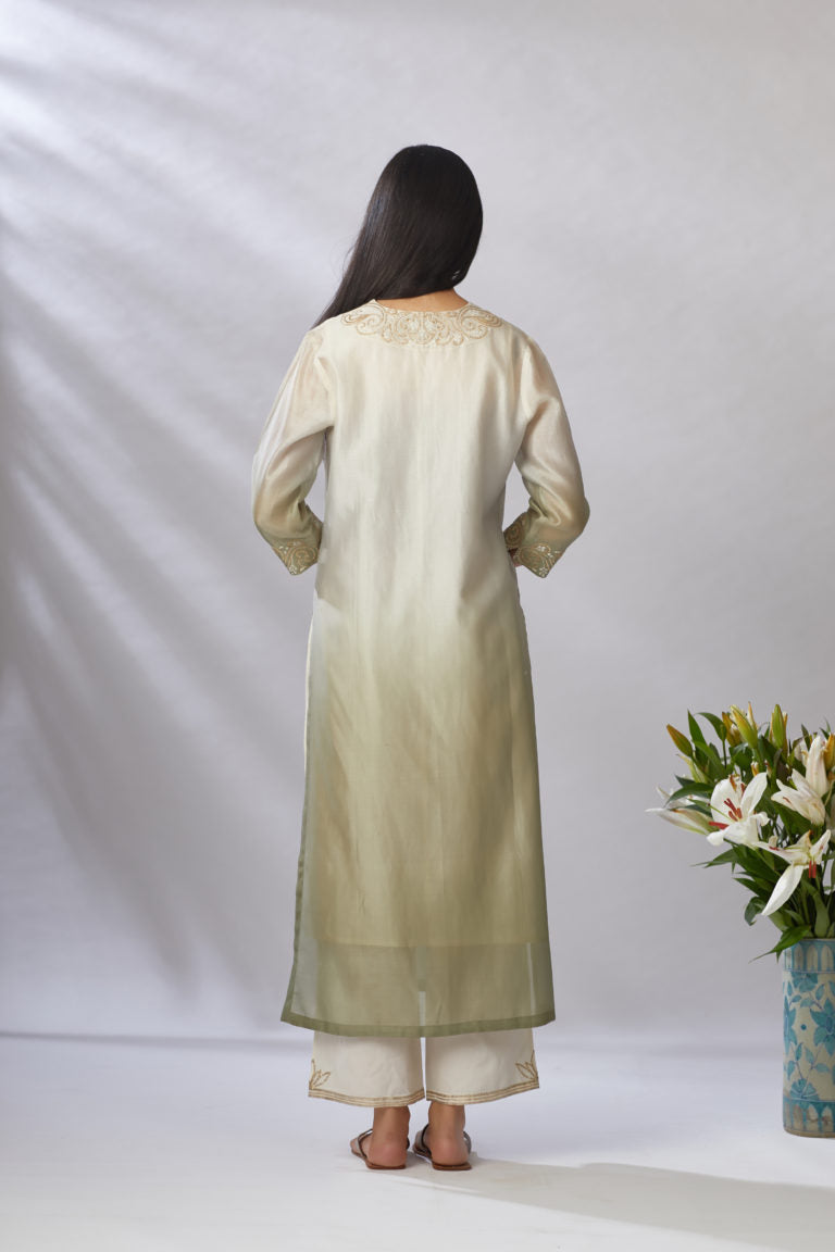 Straight kurta set with ombre and gota embroidery at neck