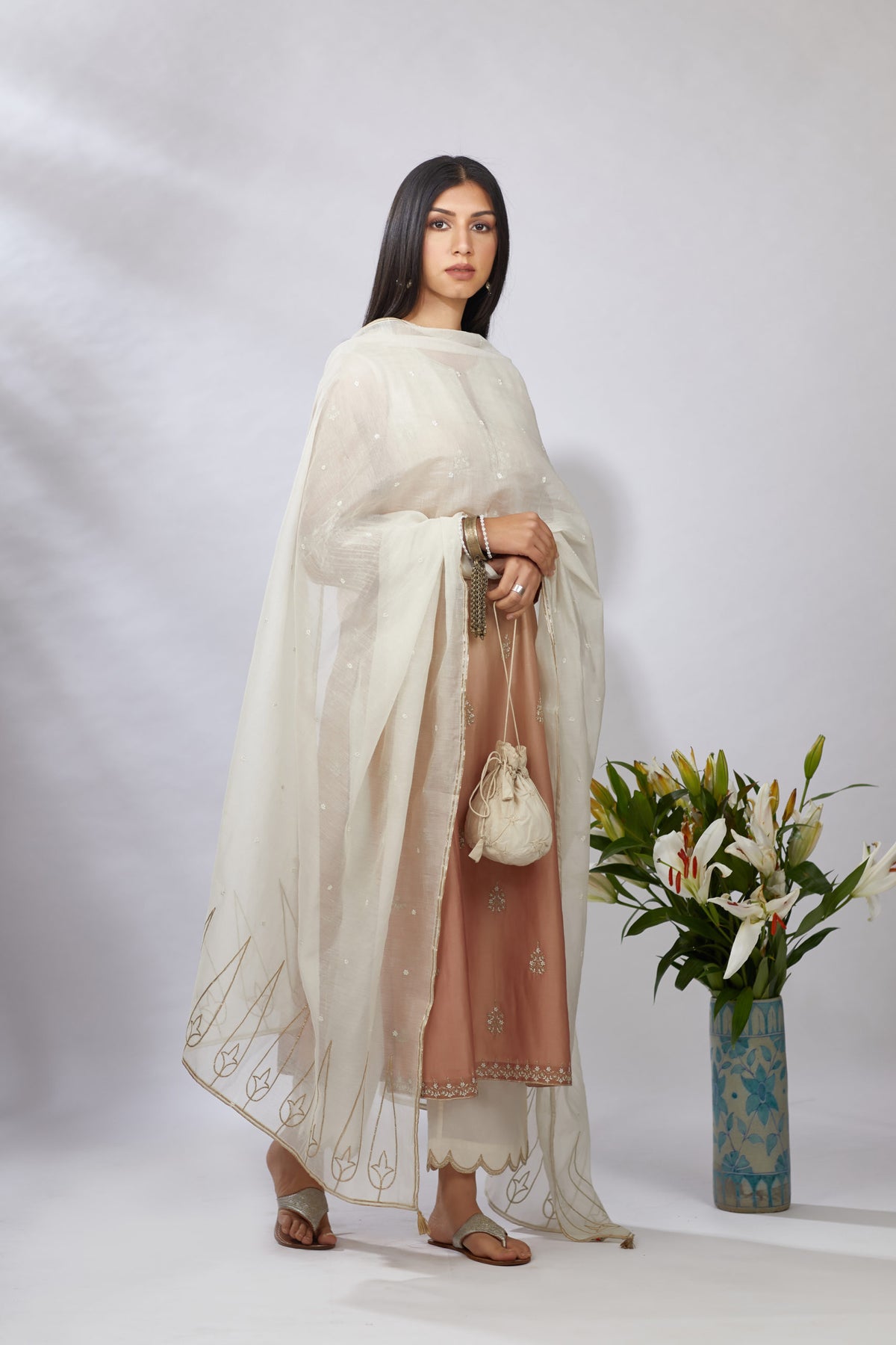 Ombre dyed straight kurta set, detailed with floral thread and zari embroidery