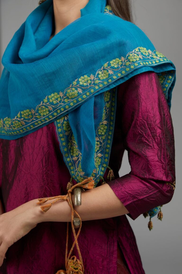 Wine hand crushed silk kurta set with pulled thread embroidery