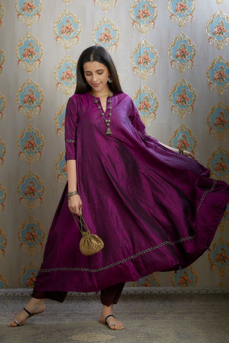 Asymmetric hem aubergin hand crushed silk kurta set with pulled thread embroidery