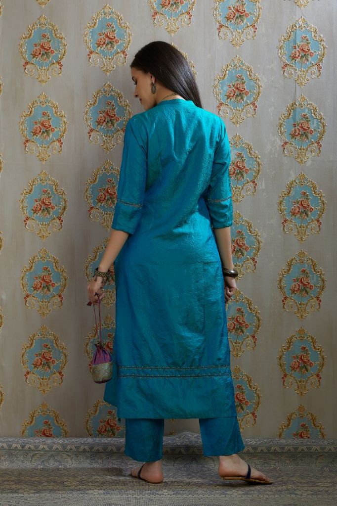 Teal blue hand crushed silk kurta set with pin tucks at placket, highlighted with pulled thread embroidery