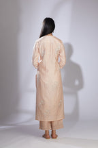Peach straight silk crushed kurta set with block print and embellishment