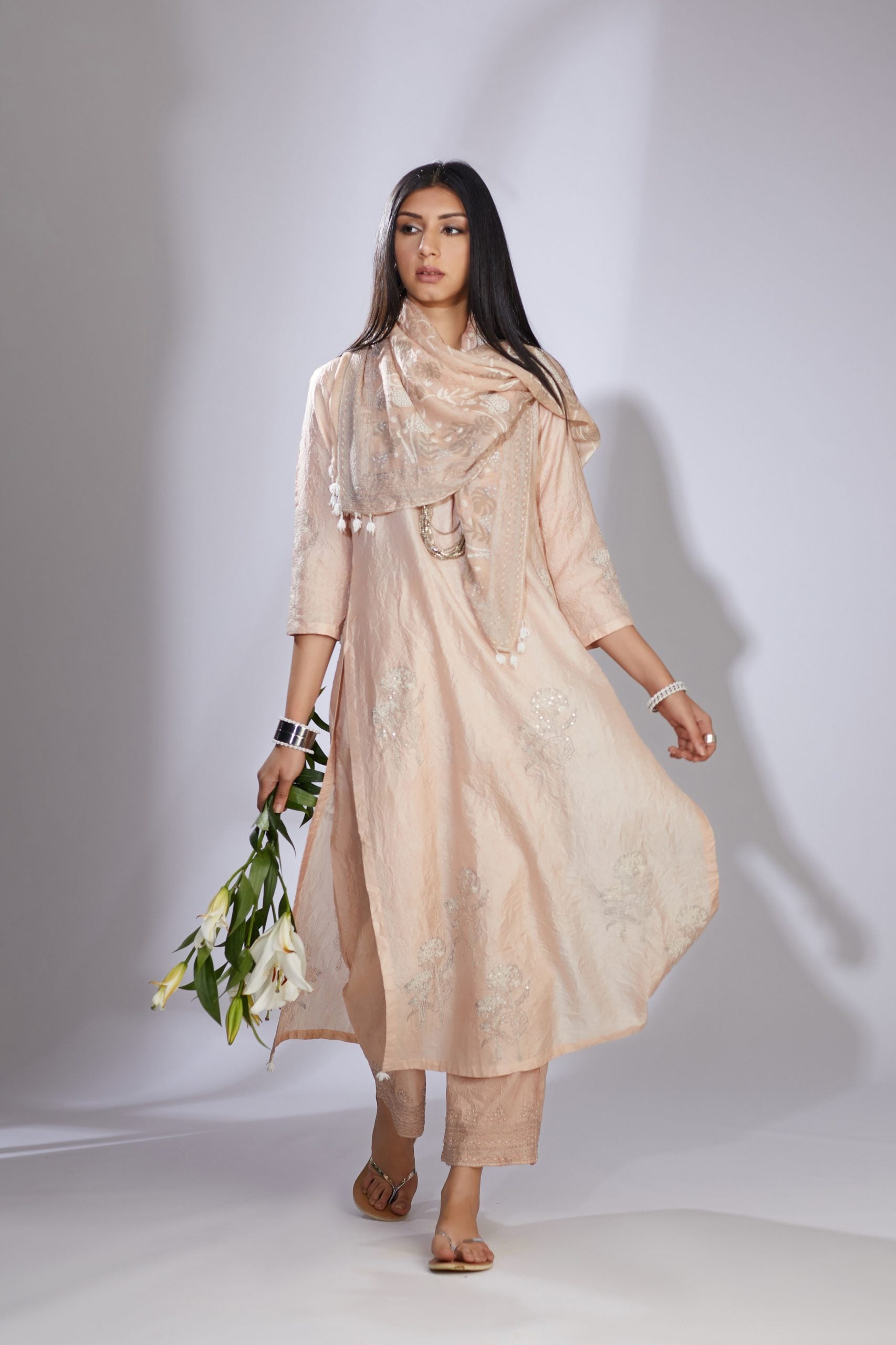 Peach straight silk crushed kurta set with block print and embellishment