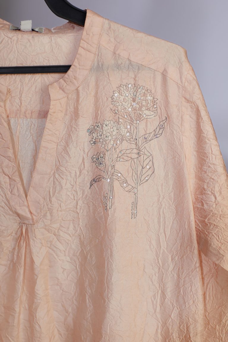 Peach straight silk crushed kurta set with block print and embellishment