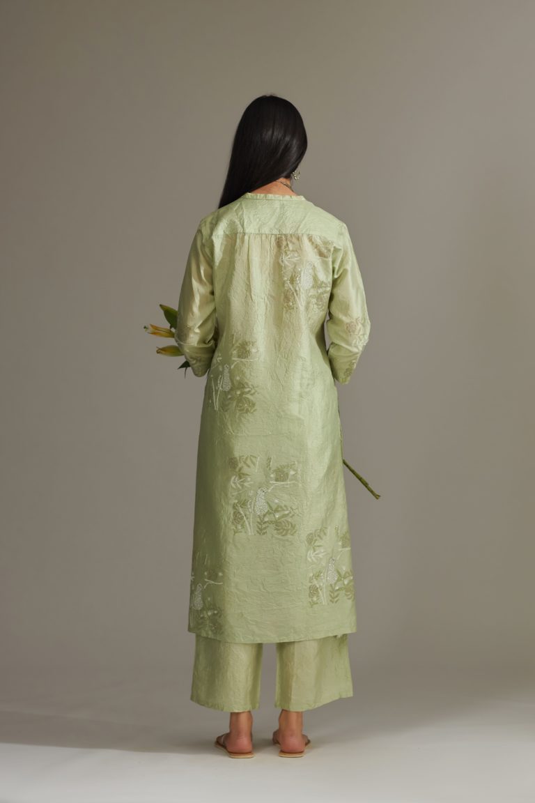 Apple Green straight silk crushed kurta set with block print and embellishment