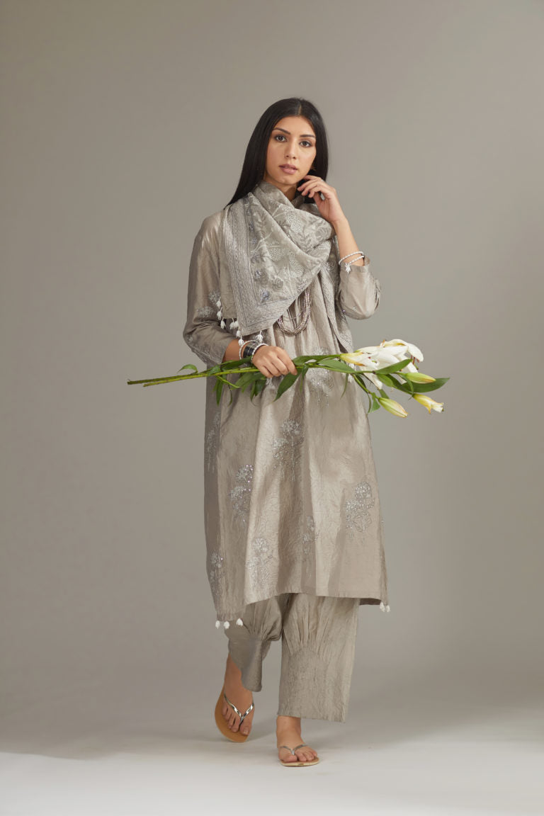 Grey hand crushed, block printed and embellished silk kurta set with pin tucks at placket