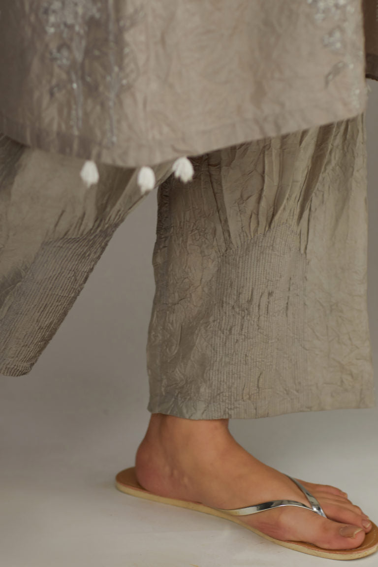 Grey hand crushed, block printed and embellished silk kurta set with pin tucks at placket