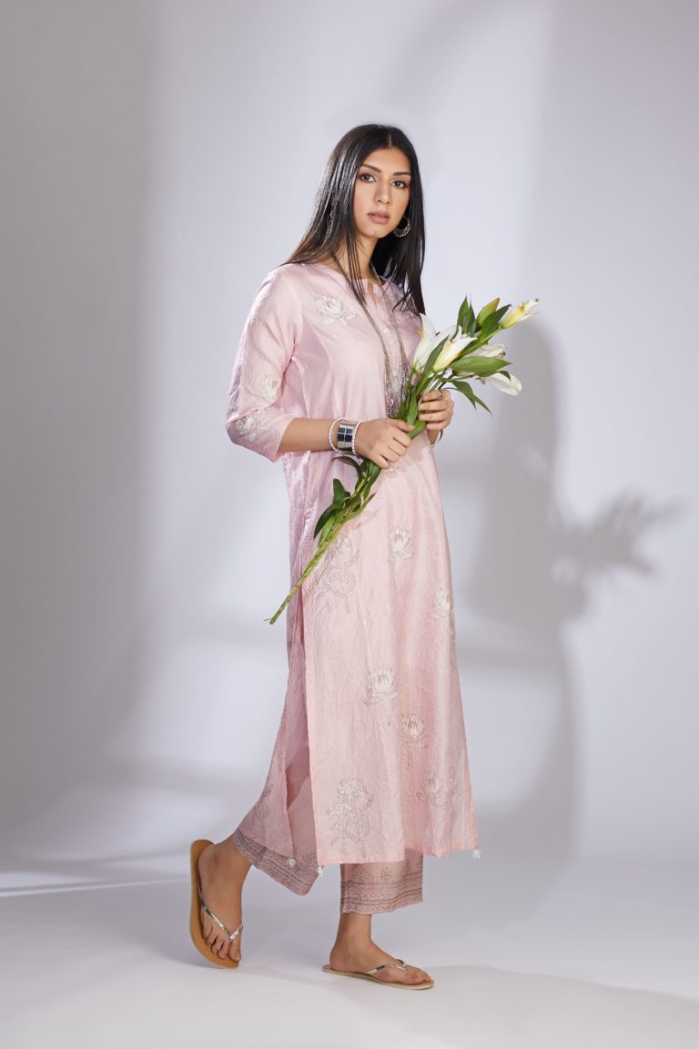 Pink hand crushed silk kurta set with block print and embellishment